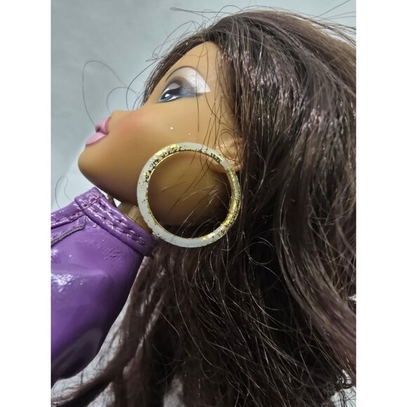 Bratz HTF Shira doll Anniversary MGA 2010 With Original Outfit And Poster - Picture 3 of 15